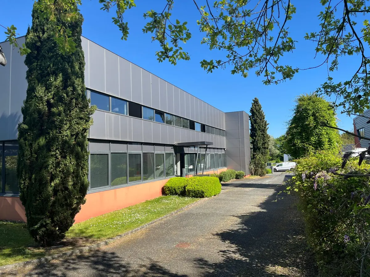 Bâtiment La Pharmaceutique – vue extérieure côté parc